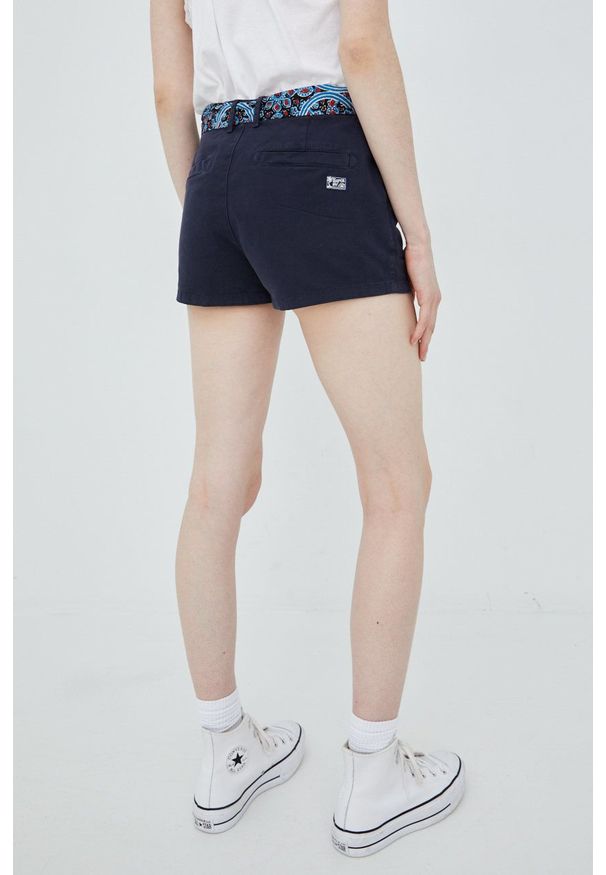 Superdry szorty damskie kolor granatowy gładkie medium waist. Okazja: na co dzień. Kolor: niebieski. Materiał: bawełna, tkanina. Wzór: gładki. Styl: casual