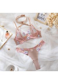 Intica - Komplet bielizny z haftem i chokerem Gracelynn. Kolor: różowy. Materiał: materiał. Wzór: haft #1