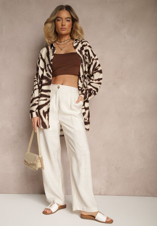 Renee - Beżowo-Brązowa Wiskozowa Koszula z Lnem w Print w Zebrę o Kroju Oversize Telonira. Okazja: na co dzień, na spotkanie biznesowe, na randkę. Kolor: beżowy. Materiał: len, wiskoza. Wzór: nadruk, motyw zwierzęcy. Styl: biznesowy, elegancki, casual