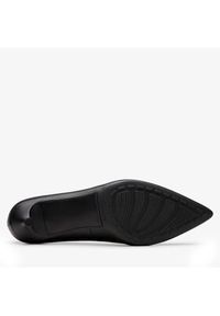 Clarks Szpilki Adela Court 26179296 Czarny. Kolor: czarny. Materiał: skóra. Obcas: na szpilce #3
