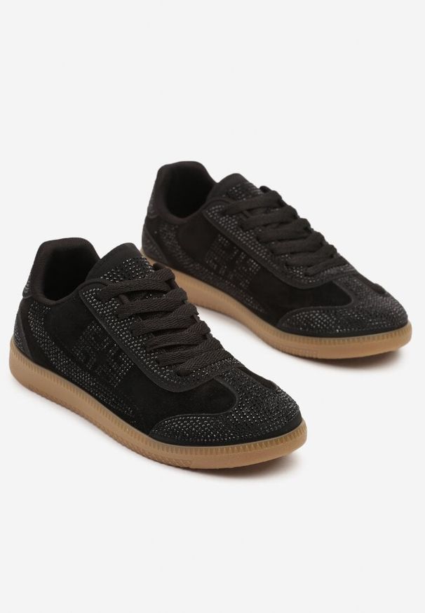 Born2be - Czarne Sneakersy na Kauczukowej Podeszwie z Cyrkoniami Amondelle. Okazja: na co dzień. Kolor: czarny. Materiał: kauczuk. Wzór: aplikacja