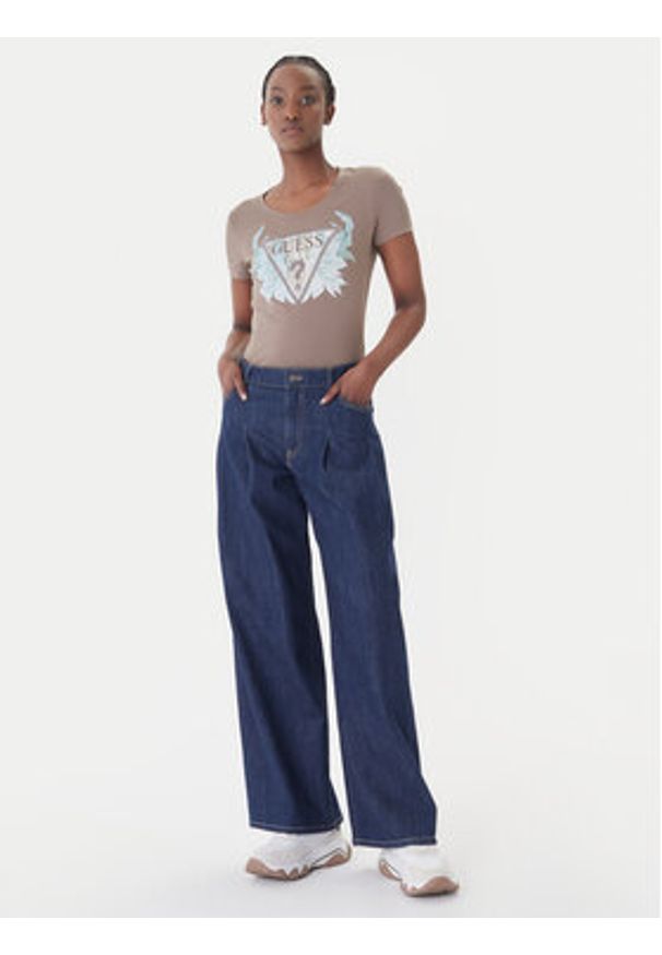 Guess T-Shirt W6GI12 K3027 Brązowy Regular Fit. Kolor: brązowy. Materiał: bawełna