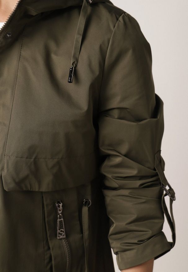 Born2be - Zielona Przejściowa Kurtka Parka z Kapturem i Podwijanymi Rękawami Tinarose. Okazja: na spacer, na co dzień. Typ kołnierza: kaptur. Kolor: zielony. Materiał: jeans, dresówka. Styl: casual