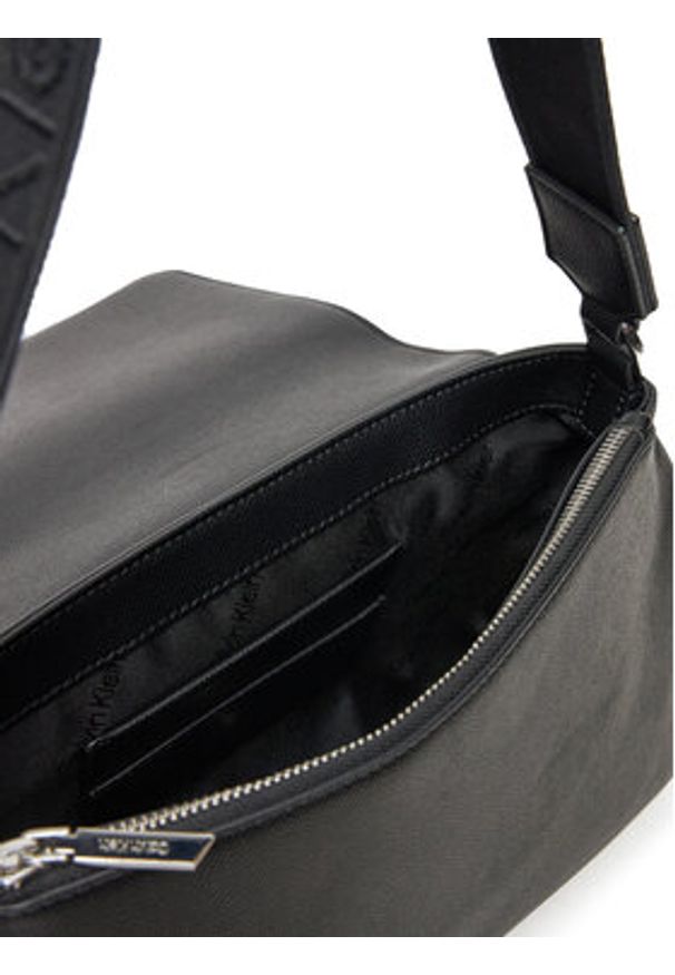 Calvin Klein Torebka Ck Must Top Handle Bag_Caviar K60K613085 Czarny. Kolor: czarny. Materiał: skórzane