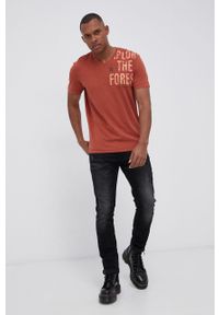 Tom Tailor T-shirt bawełniany kolor brązowy melanżowy. Okazja: na co dzień. Kolor: pomarańczowy. Materiał: bawełna. Wzór: nadruk, melanż. Styl: casual