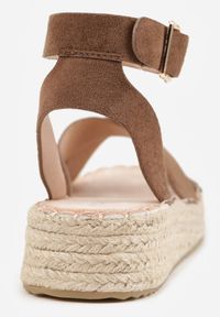 Renee - Jasnobrązowe Sandały z Plecionki w Stylu Boho VICES z Paskami w Kształcie X Nahmala. Okazja: na co dzień. Zapięcie: pasek. Kolor: brązowy. Wzór: paski, aplikacja. Sezon: lato. Styl: boho #2