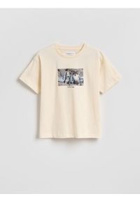 Reserved - T-shirt z nadrukiem - kremowy. Kolor: kremowy. Materiał: bawełna. Wzór: nadruk #1