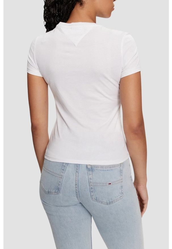 Tommy Jeans - TOMMY JEANS Biały t-shirt damski. Kolor: biały