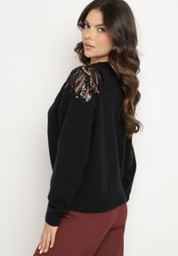 Born2be - Czarny Sweter z Siateczkowymi Wstawkami z Cekinami Perełkami i Koralikami Evoriana. Okazja: na co dzień. Kolor: czarny. Materiał: jeans. Styl: glamour, elegancki, casual