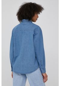 Pepe Jeans koszula jeansowa LILITH damska relaxed z kołnierzykiem klasycznym. Typ kołnierza: kołnierzyk klasyczny. Kolor: niebieski. Materiał: tkanina. Długość rękawa: długi rękaw. Długość: długie. Styl: klasyczny #2
