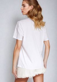 Born2be - Biały Klasyczny Bawełniany T-shirt z Wakacyjnym Nadrukiem Zaronea. Okazja: na spotkanie biznesowe, na co dzień. Kolor: biały. Materiał: bawełna. Wzór: nadruk. Sezon: lato. Styl: wakacyjny, klasyczny #3