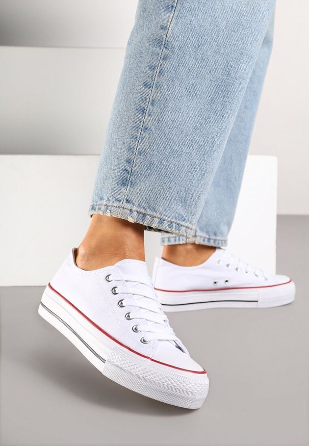 Born2be - Biało-Czerwone Trampki Vices na Grubszej Podeszwie pod Kostkę Tilomea. Okazja: na co dzień. Zapięcie: sznurówki. Kolor: biały. Materiał: jeans. Styl: casual