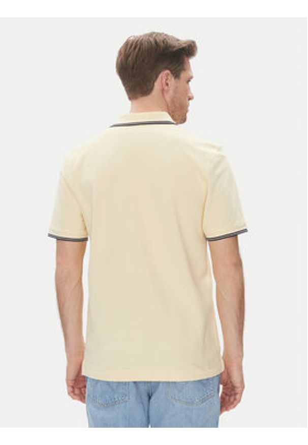 Wrangler Polo 112362826 Żółty Regular Fit. Typ kołnierza: polo. Kolor: żółty. Materiał: bawełna