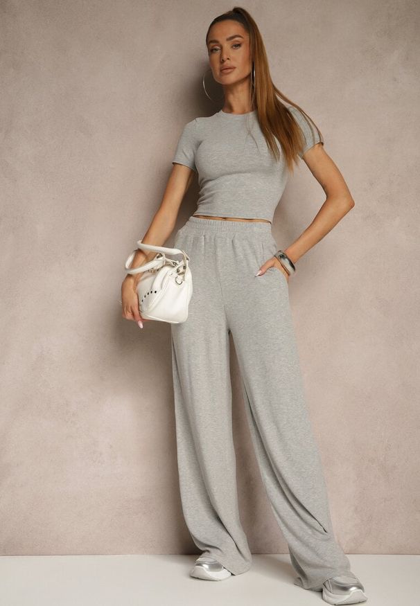 Renee - Szary Komplet z Bawełny T-shirt Typu Crop Top i Spodnie Wide Leg Nelisandra. Kolor: szary. Materiał: bawełna