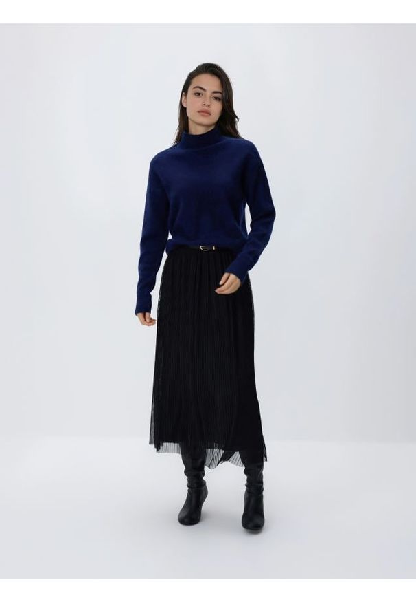 Reserved - Plisowana spódnica z paskiem - czarny. Kolor: czarny. Materiał: dzianina