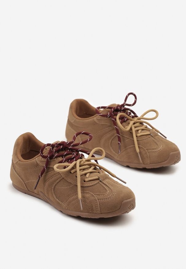 Renee - Ciemnobeżowe Sneakersy Ozdobione Podwójnym Sznurowaniem Lirania. Okazja: na co dzień. Zapięcie: sznurówki. Kolor: beżowy. Materiał: jeans. Wzór: aplikacja. Obcas: na obcasie. Wysokość obcasa: niski