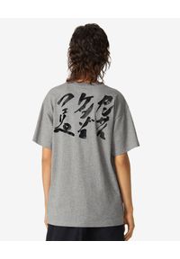 KENZO - Szary t-shirt z tygrysami Kenzo x Kansai Yamamoto. Kolor: szary. Materiał: bawełna. Wzór: aplikacja, nadruk. Styl: klasyczny #6