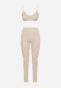 Born2be - Beżowy Komplet Sportowy z Ozdobnymi Przeszyciami Legginsy i Top na Ramiączkach Filinella. Kolor: beżowy. Materiał: skóra
