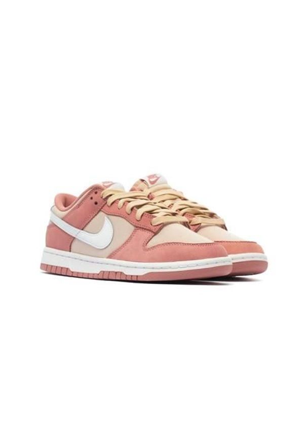 Buty do chodzenia damskie Nike Dunk Low Retro Prm. Zapięcie: sznurówki. Kolor: beżowy, wielokolorowy. Materiał: guma, skóra, syntetyk, materiał, tkanina. Szerokość cholewki: normalna. Sport: turystyka piesza