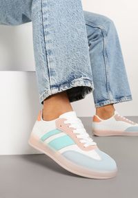 Renee - Biało-Niebieskie Sneakersy w Stylu Tenisówek z Paskami Eleaniria. Okazja: na co dzień. Zapięcie: pasek. Kolor: biały. Materiał: jeans. Wzór: paski. Obcas: na płaskiej podeszwie #1