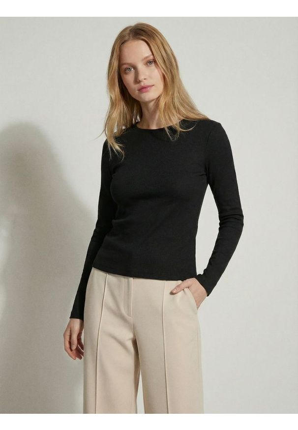 Sinsay - Bawełniana koszulka z długim rękawem - czarny. Kolor: czarny. Materiał: bawełna. Długość rękawa: długi rękaw. Długość: długie