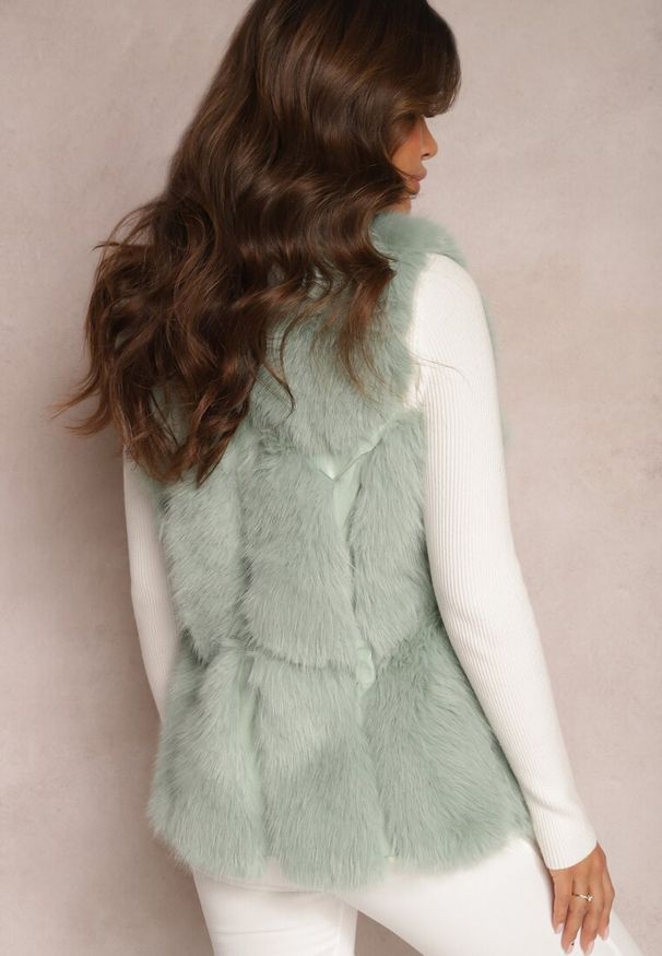 Renee - Miętowa Futrzana Kamizelka z Wstawkami z Ekoskóry Lewja. Kolor: miętowy. Materiał: futro