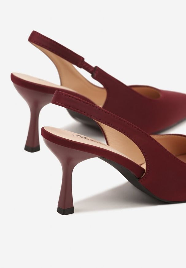 Renee - Bordowe Sandały na Szpilce Typu Slingback Melovelle. Okazja: na co dzień. Kolor: czerwony. Materiał: jeans. Obcas: na szpilce. Styl: elegancki, casual