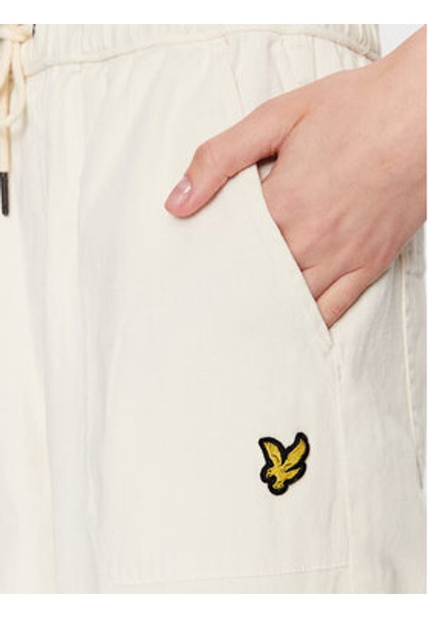 Lyle & Scott Spodnie materiałowe Workwear Trousers TRW1801V Biały Regular Fit. Kolor: biały. Materiał: bawełna, materiał