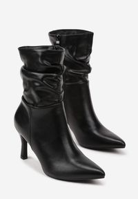 Renee - Czarne Botki Vices Slouchy na Szpilce Ilaffie. Okazja: na co dzień. Kolor: czarny. Obcas: na szpilce. Styl: casual, elegancki
