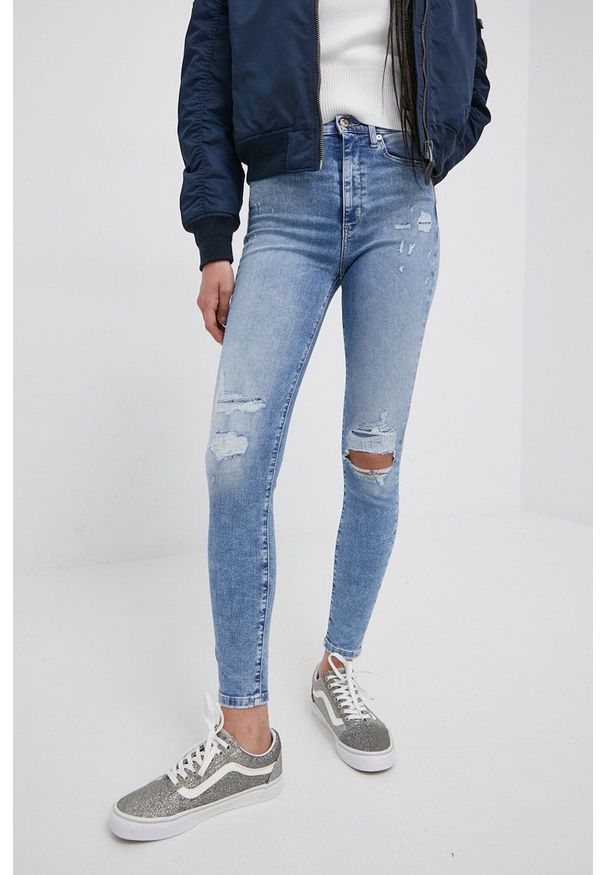 Tommy Jeans jeansy SYLVIA BF2215 damskie high waist. Stan: podwyższony. Kolor: niebieski