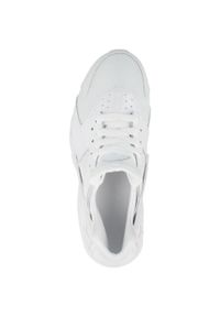 Buty Kobieta Nike Air Huarache biały. Okazja: na co dzień. Kolor: biały. Materiał: materiał, syntetyk, tkanina, skóra. Model: Nike Huarache, Nike Air Huarache. Sport: turystyka piesza