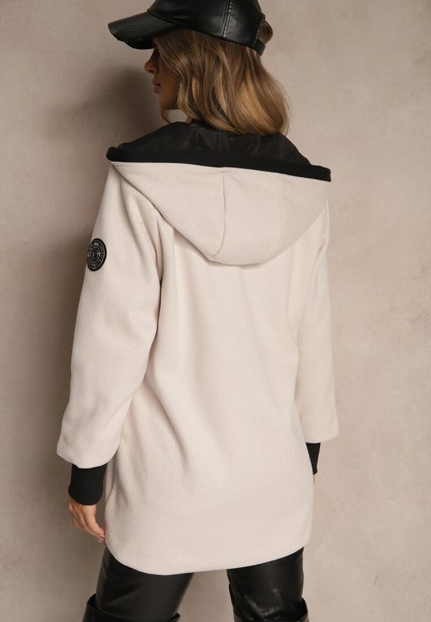 Renee - Beżowa Pudełkowa Kurtka z Kapturem Tulimera. Okazja: na co dzień. Typ kołnierza: kaptur. Kolor: beżowy. Materiał: jeans. Styl: sportowy, casual