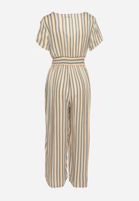 Born2be - Beżowy Wiskozowy Kombinezon z Guzikami przy Dekolcie i Elastyczną Gumką w Talii Tinaleias. Okazja: na co dzień, do pracy. Kolor: beżowy. Materiał: wiskoza. Długość: długie. Wzór: aplikacja. Styl: casual, klasyczny #5