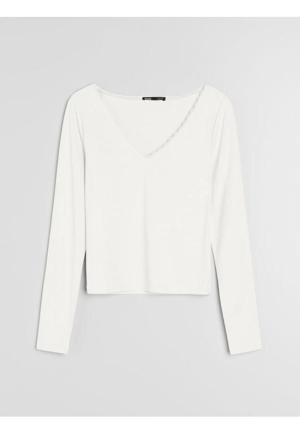 Sinsay - Bluzka z długim rękawem i koronką przy dekolcie - kremowy. Kolor: kremowy. Materiał: koronka. Długość rękawa: długi rękaw. Długość: długie. Wzór: koronka