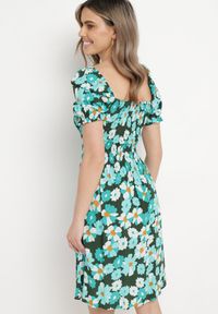 Born2be - Niebiesko-Zielona Wiskozowa Sukienka Midi Rozkloszowana w Kwiatowy Print Acarana. Okazja: na co dzień, na spacer. Typ kołnierza: dekolt kwadratowy. Kolor: niebieski. Wzór: kwiaty, nadruk. Typ sukienki: proste. Materiał: wiskoza. Sezon: lato. Styl: klasyczny, casual, elegancki. Długość: midi #2