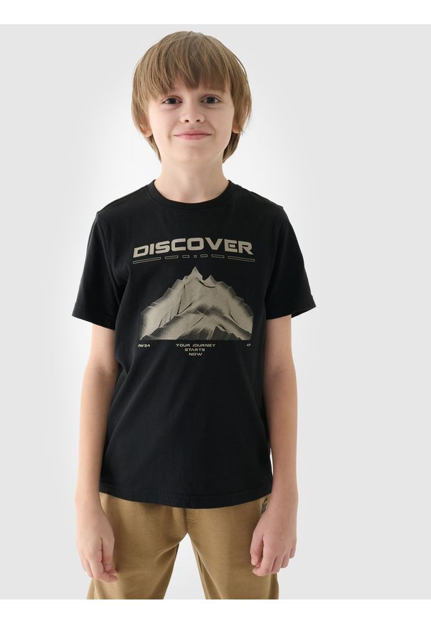 4f - 4F T-shirt z nadrukiem chłopięcy - czarny 164 (13-14 lat). Okazja: na co dzień. Kolor: czarny. Materiał: bawełna, jersey, dzianina. Długość rękawa: krótki rękaw. Długość: krótkie. Wzór: nadruk. Sezon: lato. Styl: sportowy, klasyczny, casual