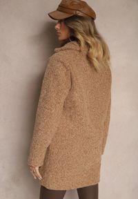 Renee - Brązowy Dwurzędowy Płaszcz Boucle z Kieszeniami Enathea. Okazja: na co dzień, do pracy. Kolor: brązowy. Materiał: jeans. Długość rękawa: długi rękaw. Długość: długie. Styl: klasyczny, casual #5