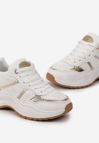 Renee - Białe Sneakersy z Tłoczonego Materiału z Brokatowymi i Metalicznymi Wstawkami Thermia. Kolor: biały. Materiał: materiał. Szerokość cholewki: normalna