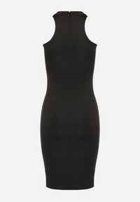 Born2be - Czarna Dopasowana Sukienka Bez Rękawów z Wycięciem przy Dekolcie Galoriena. Okazja: na co dzień. Kolor: czarny. Długość rękawa: bez rękawów. Typ sukienki: proste. Styl: casual, elegancki #2