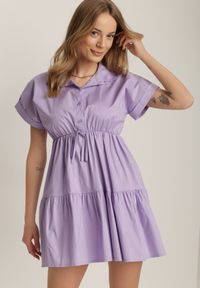 Renee - Liliowa Sukienka Kapholphi. Kolor: fioletowy. Materiał: bawełna. Długość rękawa: krótki rękaw. Typ sukienki: koszulowe. Styl: wakacyjny. Długość: mini #1