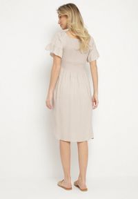 Born2be - Jasnobeżowa Rozkloszowana Sukienka Bawełniana z Bufiastymi Rękawami i Elastyczną Górą Veliova. Okazja: na co dzień. Kolor: beżowy. Materiał: bawełna. Styl: casual, elegancki #2