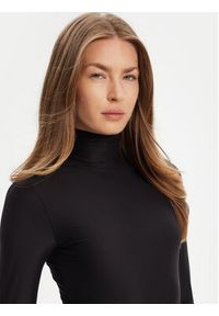 Guess Body O5GM10 KCDE0 Czarny Regular Fit. Kolor: czarny. Materiał: syntetyk