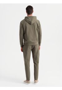 Ombre Clothing - Męski komplet dresowy bluza z kapturem + spodnie dresowe - oliwkowy V4 - Rozmiar: L. Okazja: na co dzień. Typ kołnierza: kaptur. Kolor: oliwkowy. Materiał: dresówka. Styl: casual #6