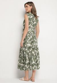 Born2be - Zielona Rozkloszowana Sukienka Bez Rękawów z Wiskozy z Wiązanym Paskiem Reviosae. Okazja: na co dzień. Typ kołnierza: dekolt w serek. Kolor: zielony. Materiał: wiskoza. Długość rękawa: bez rękawów. Typ sukienki: rozkloszowane. Styl: klasyczny, casual #7