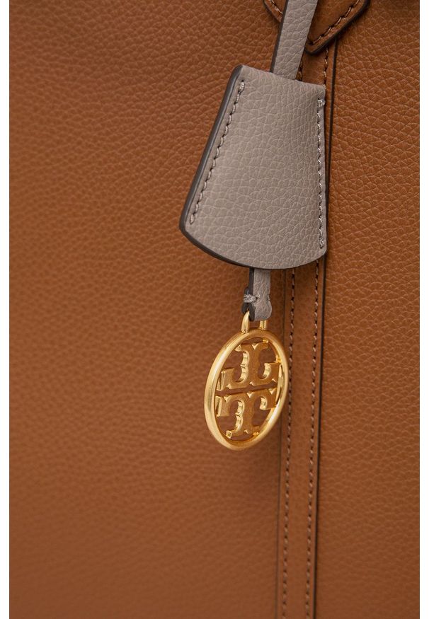 Tory Burch torebka skórzana kolor brązowy. Kolor: brązowy. Materiał: skórzane. Rodzaj torebki: na ramię