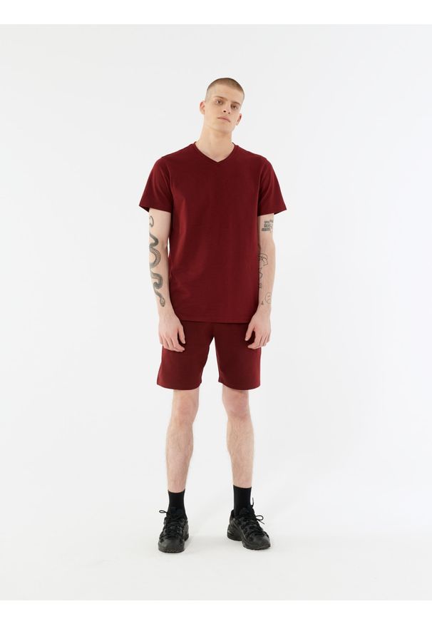 outhorn - Spodenki dresowe męskie. Okazja: na co dzień. Materiał: dresówka. Sezon: lato. Styl: sportowy, casual