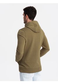 Ombre Clothing - Bluza męska dresowa kangurka z kapturem BASIC – oliwkowa V2. Okazja: na co dzień. Typ kołnierza: kaptur. Kolor: oliwkowy. Materiał: dresówka. Wzór: jednolity. Styl: sportowy, casual #5