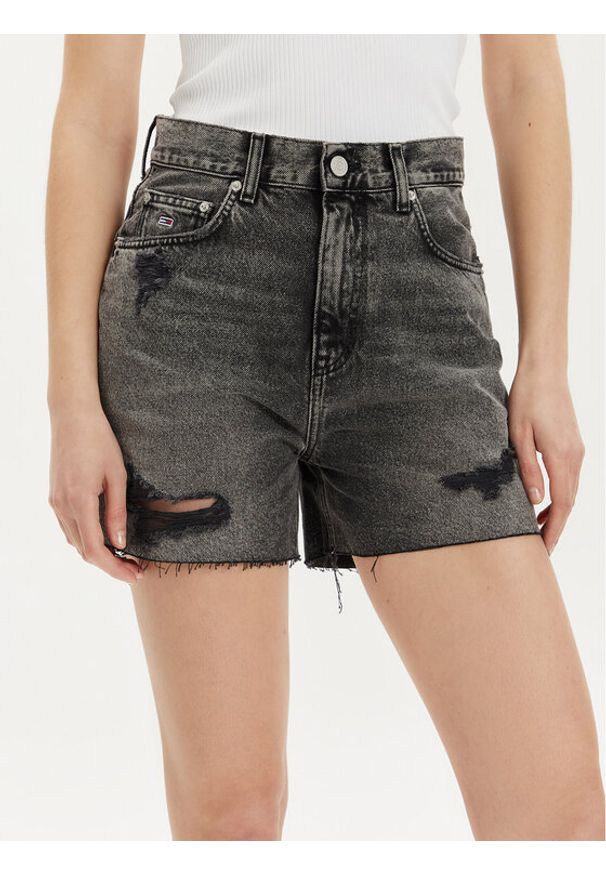 Tommy Jeans Szorty jeansowe DW0DW17652 Szary Mom Fit. Kolor: szary. Materiał: bawełna