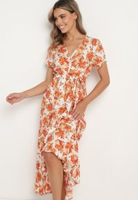 Born2be - Pomarańczowa Wiskozowa Sukienka o Rozkloszowanym Kroju z Gumką w Talii i Materiałowym Paskiem Vikletta. Kolor: pomarańczowy. Materiał: wiskoza, materiał. Długość rękawa: krótki rękaw. Typ sukienki: rozkloszowane. Styl: elegancki #1