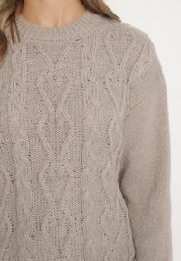 Born2be - Szary Sweter z Wełną Ściągaczem i Tłoczeniem Riavonnae. Okazja: na co dzień. Kolor: szary. Materiał: wełna. Styl: wizytowy, klasyczny, casual, elegancki #6